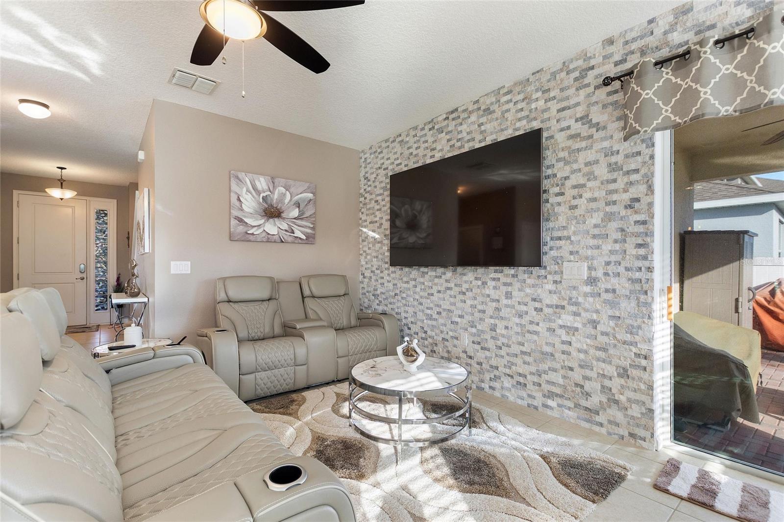 428 SAPPHIRE DR, DAVENPORT, FL, 33837