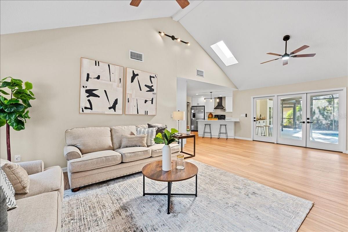 1042 SYLVIA LN, TAMPA, FL, 33613