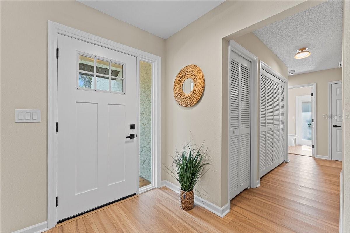 1042 SYLVIA LN, TAMPA, FL, 33613