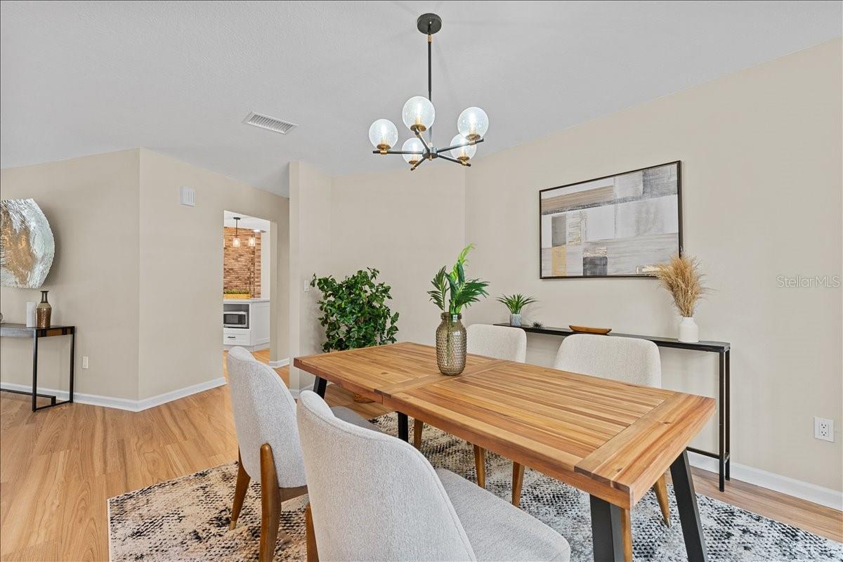 1042 SYLVIA LN, TAMPA, FL, 33613