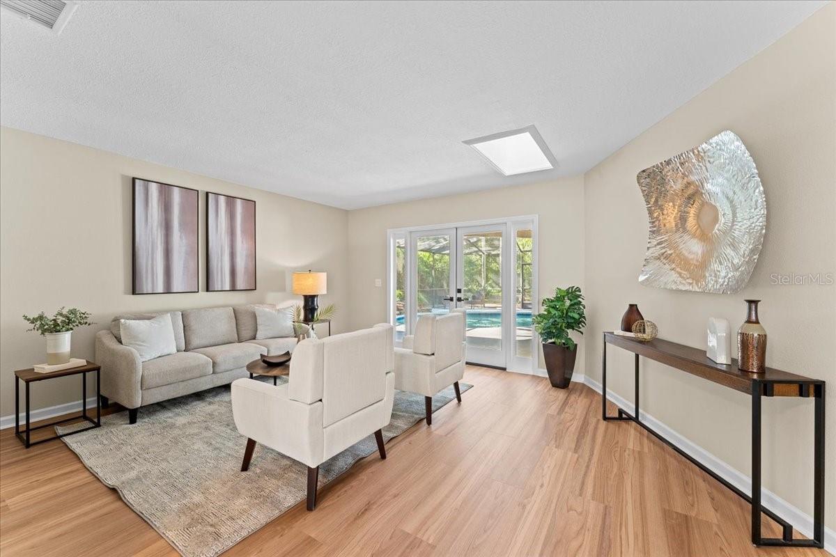 1042 SYLVIA LN, TAMPA, FL, 33613