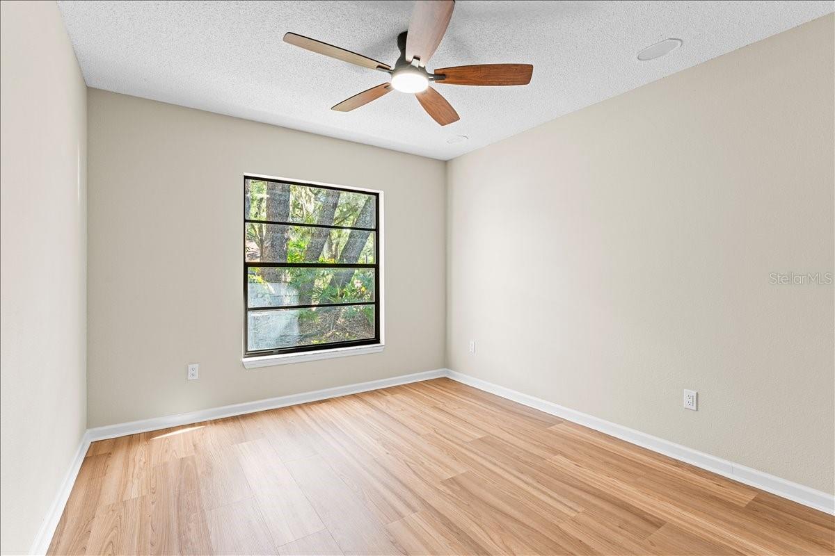 1042 SYLVIA LN, TAMPA, FL, 33613