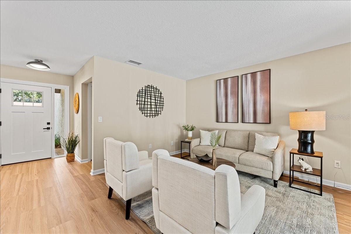 1042 SYLVIA LN, TAMPA, FL, 33613