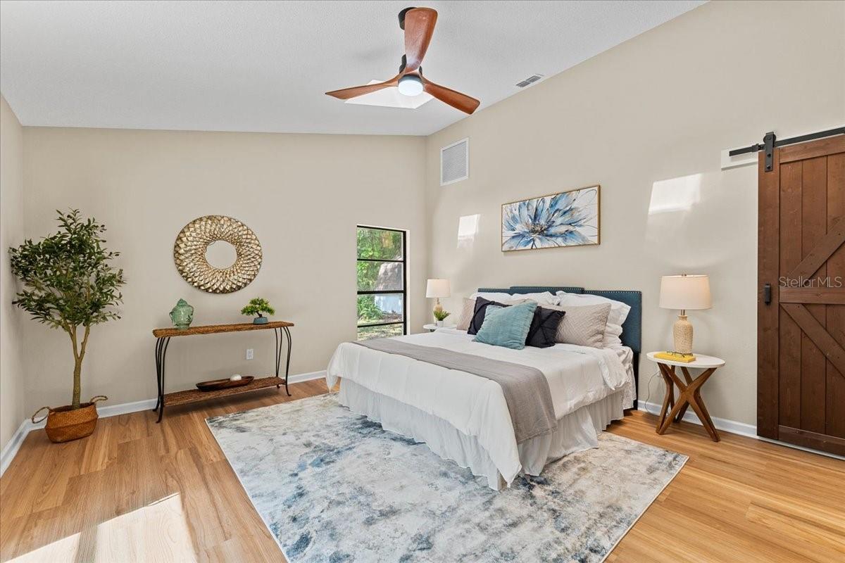 1042 SYLVIA LN, TAMPA, FL, 33613