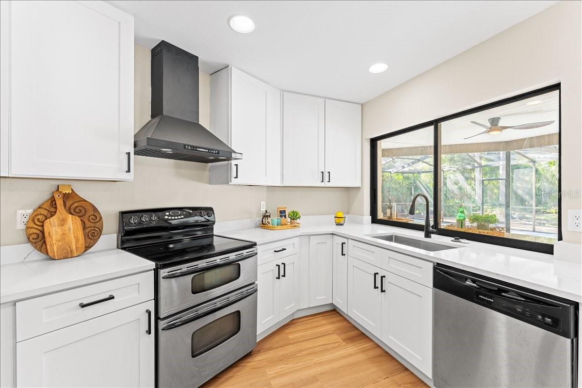 1042 SYLVIA LN, TAMPA, FL, 33613