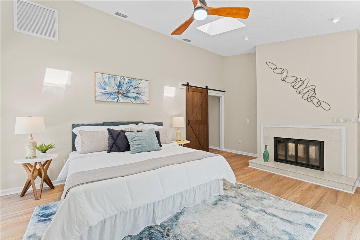 1042 SYLVIA LN, TAMPA, FL, 33613