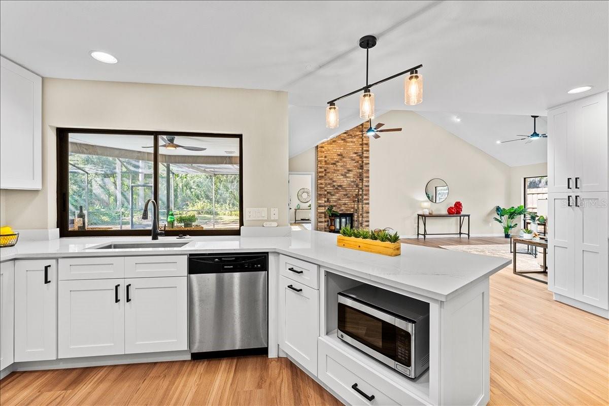 1042 SYLVIA LN, TAMPA, FL, 33613