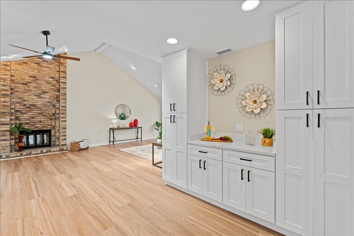 1042 SYLVIA LN, TAMPA, FL, 33613