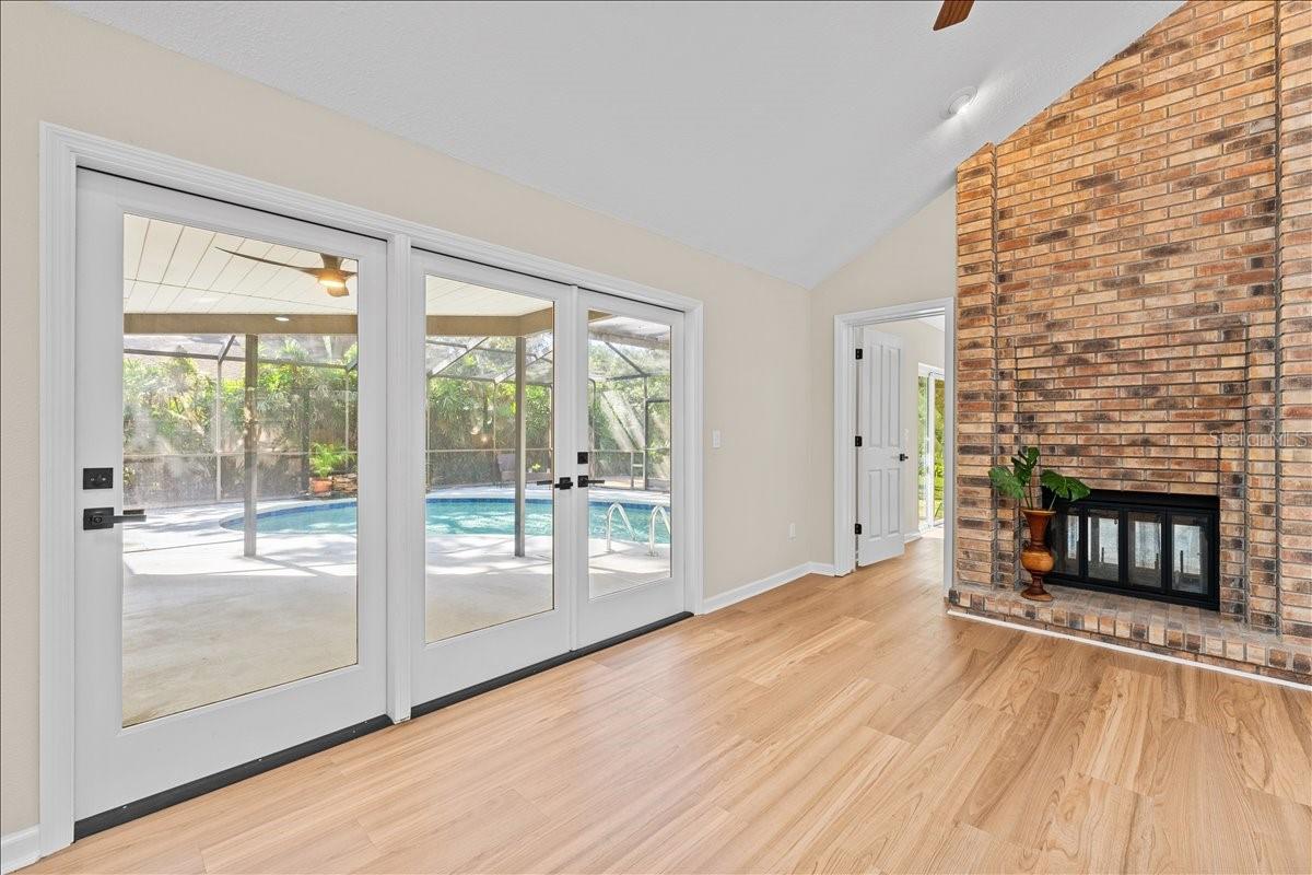 1042 SYLVIA LN, TAMPA, FL, 33613