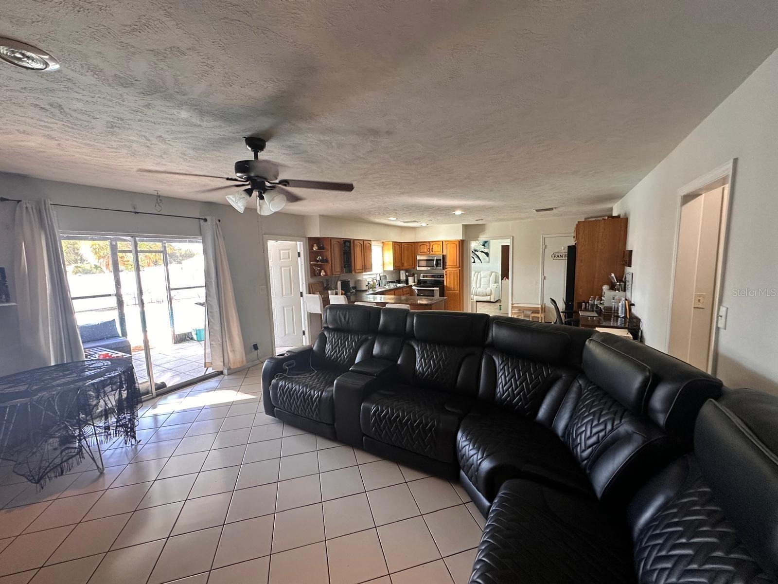 613 ROYAL CREST WAY, BRANDON, FL, 33511