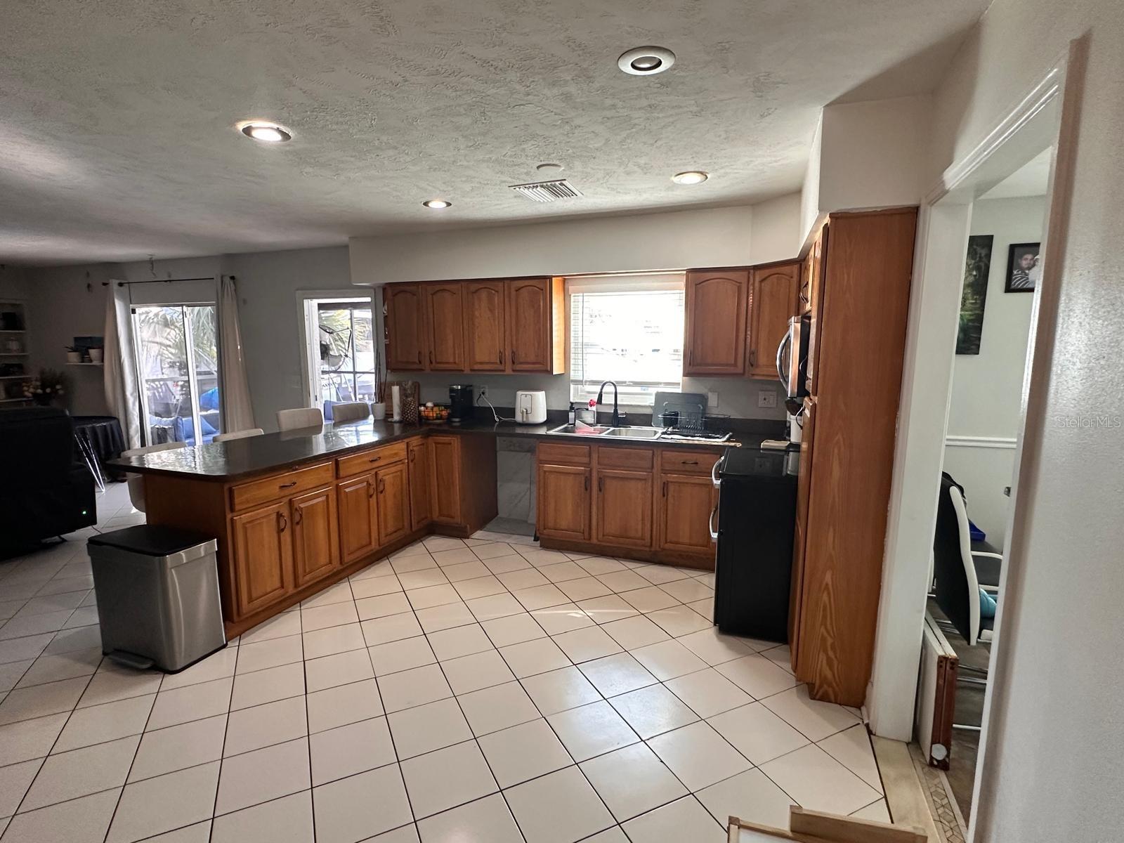 613 ROYAL CREST WAY, BRANDON, FL, 33511