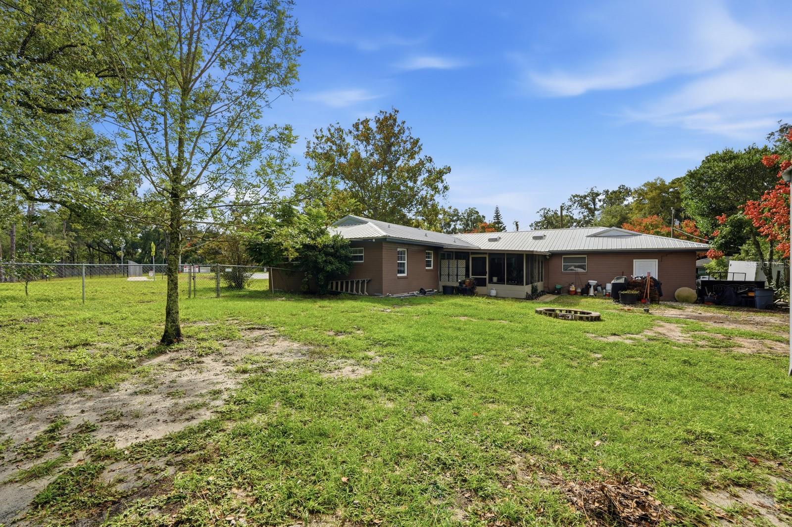 930 N AMELIA AVE, DELAND, FL, 32724