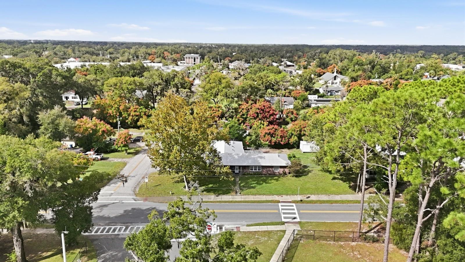 930 N AMELIA AVE, DELAND, FL, 32724