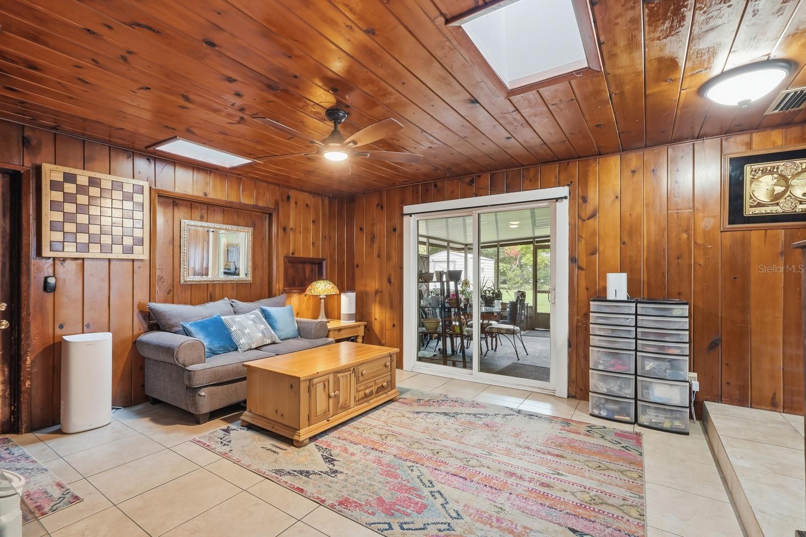 930 N AMELIA AVE, DELAND, FL, 32724