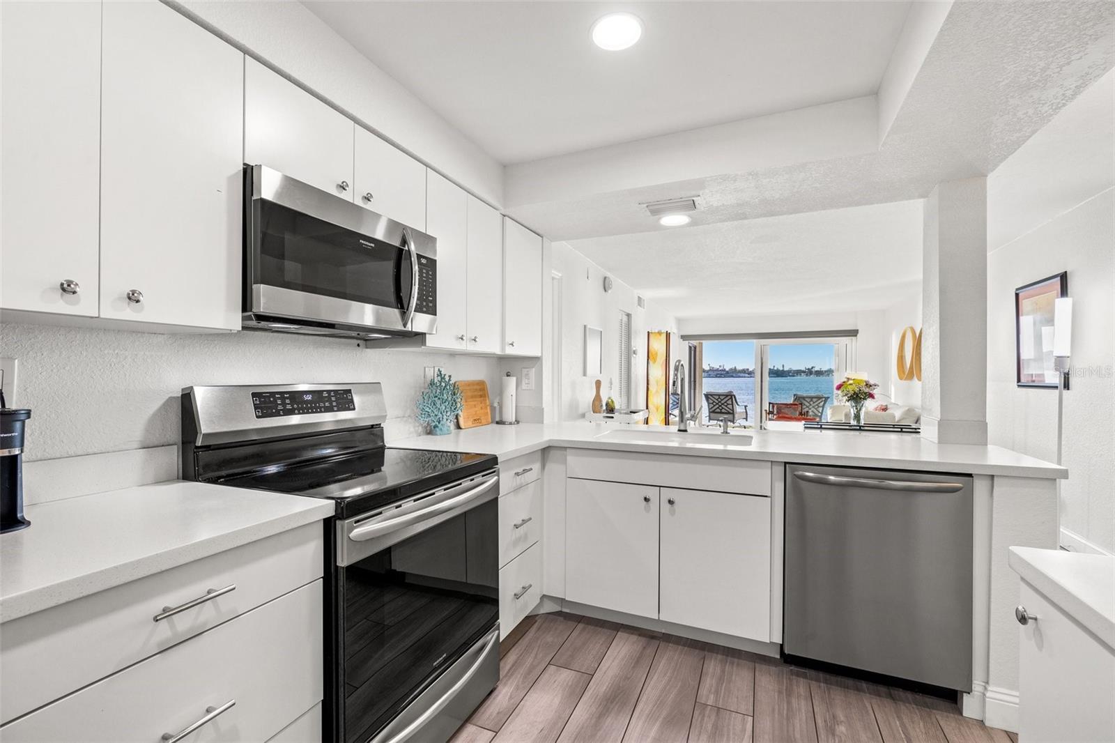 6265 SUN BLVD #101, ST PETERSBURG, FL, 33715