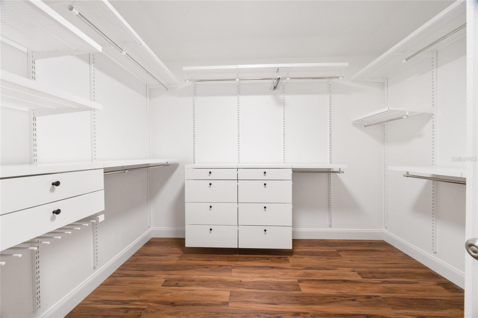 2330 W SAINT LOUIS ST, TAMPA, FL, 33607