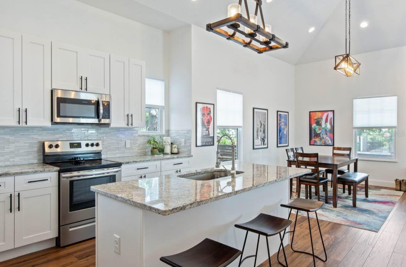 2330 W SAINT LOUIS ST, TAMPA, FL, 33607