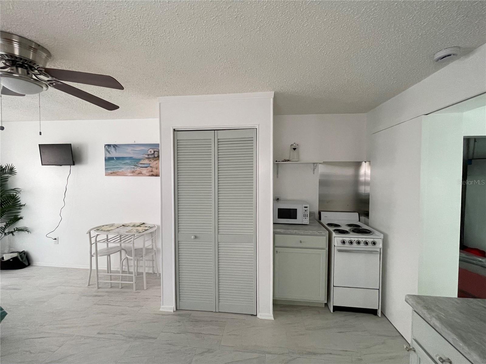 1635 OMAHA ST #B, PALM HARBOR, FL, 34683