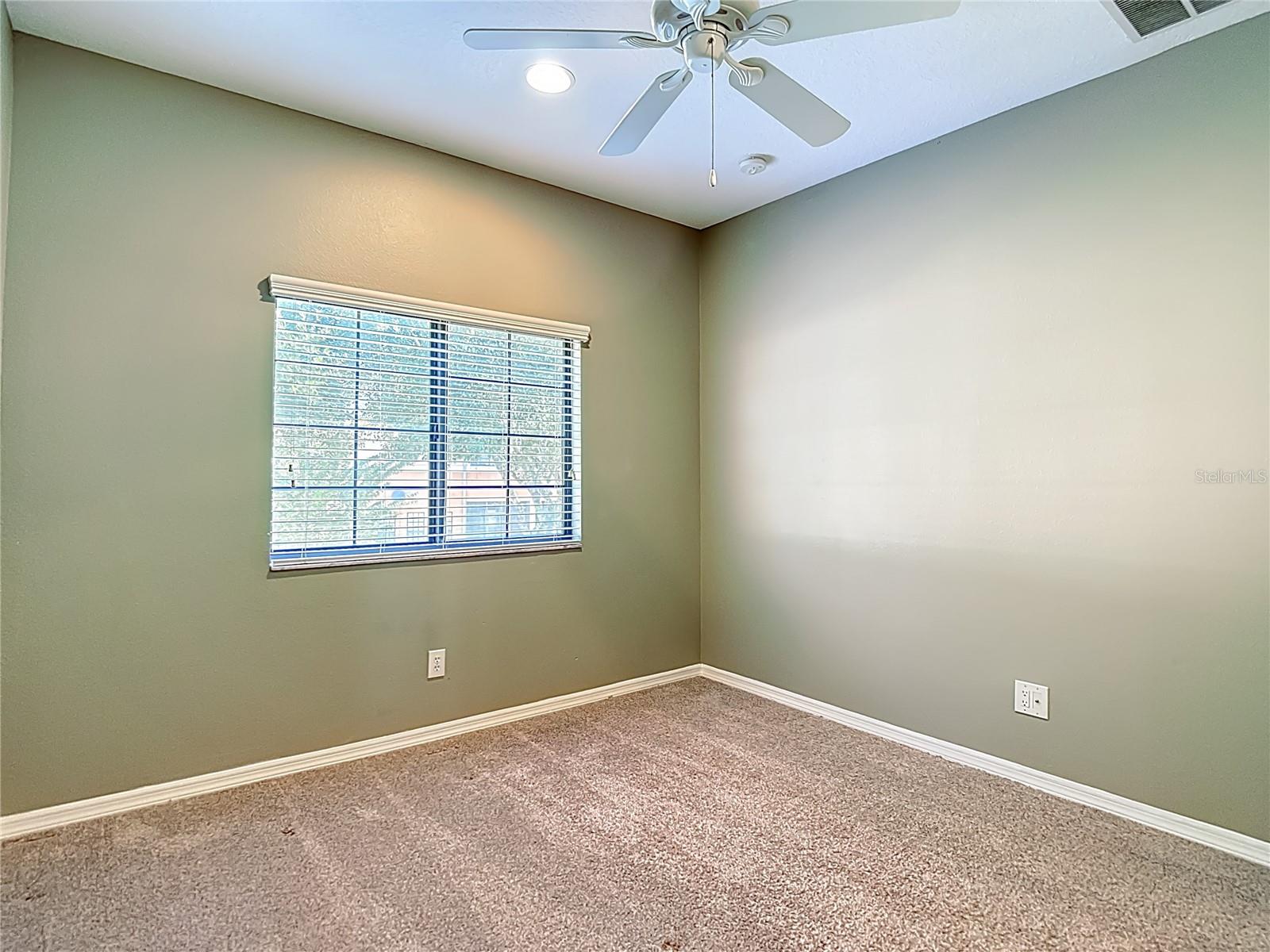 1046 TULLAMORE DR, WESLEY CHAPEL, FL, 33543