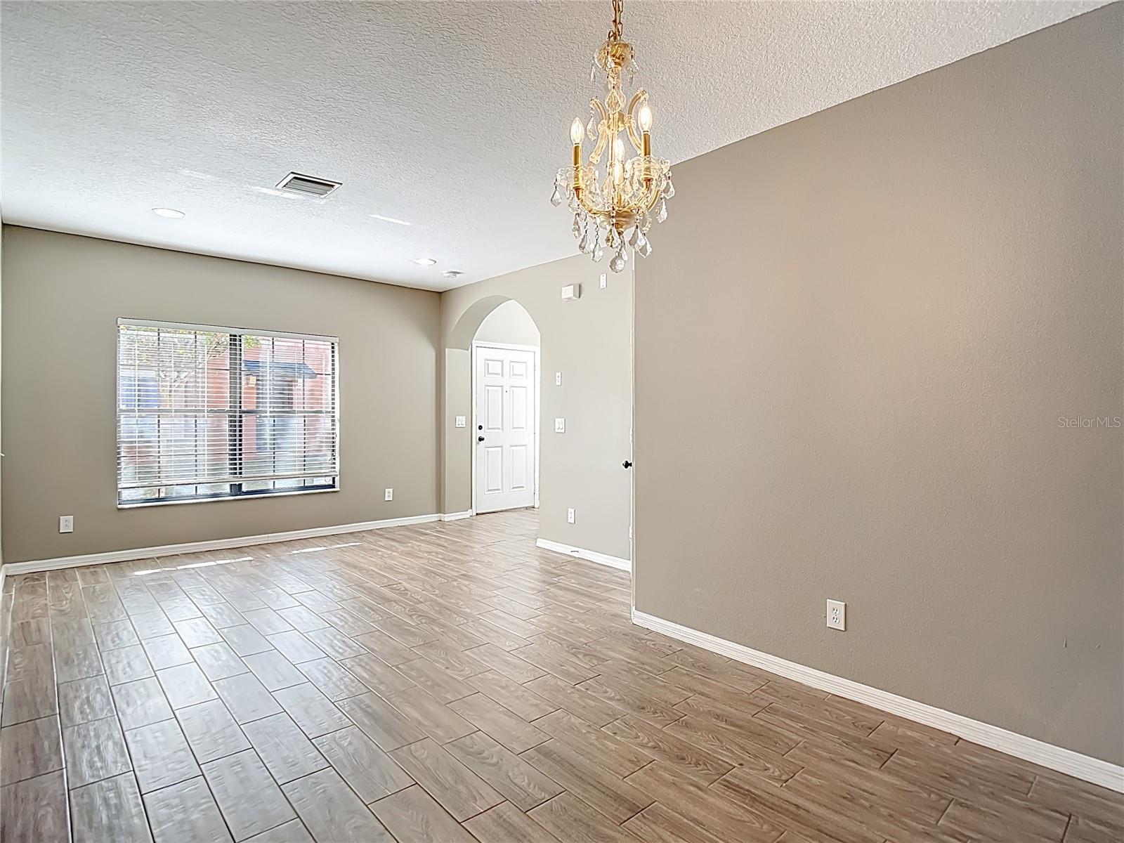 1046 TULLAMORE DR, WESLEY CHAPEL, FL, 33543