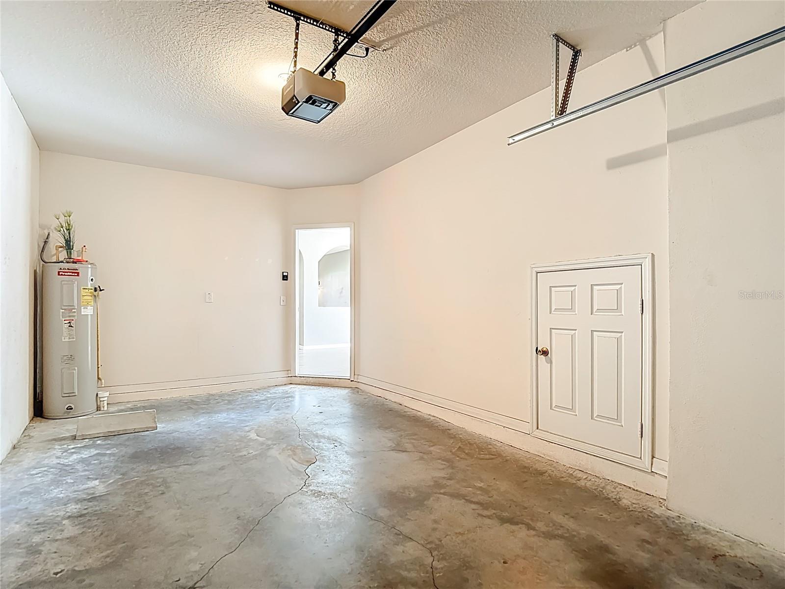 1046 TULLAMORE DR, WESLEY CHAPEL, FL, 33543