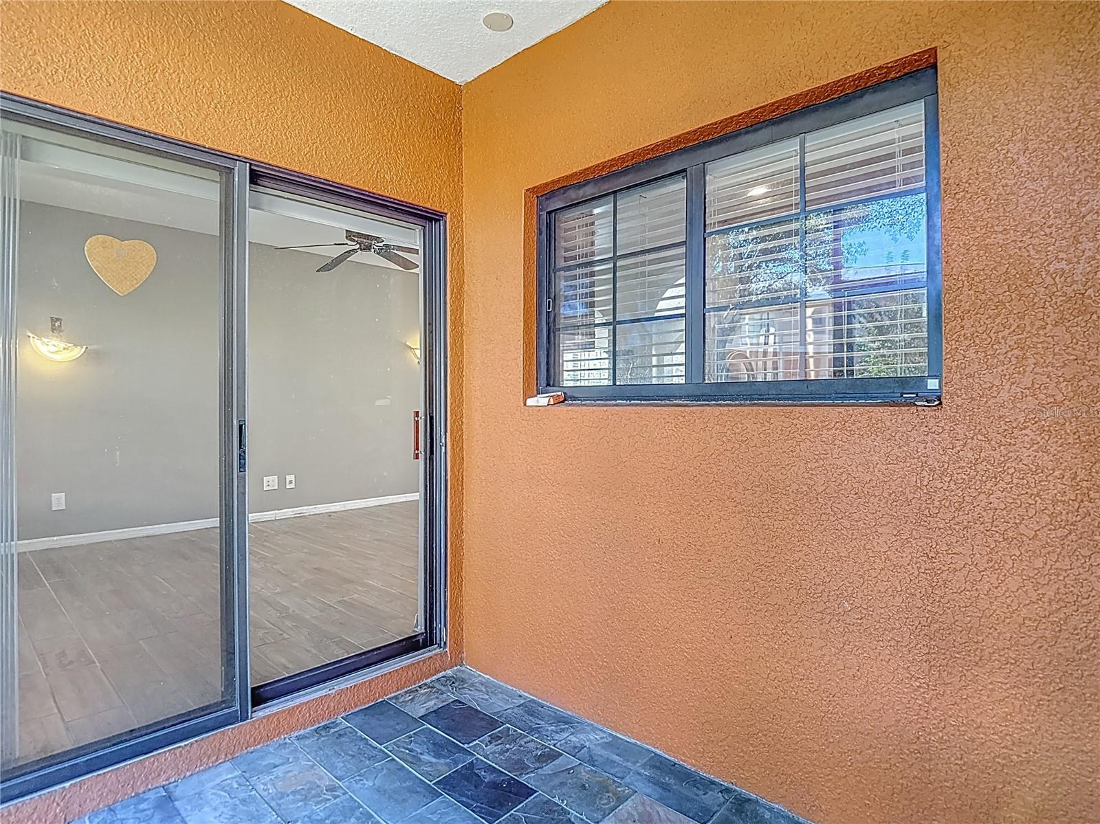 1046 TULLAMORE DR, WESLEY CHAPEL, FL, 33543