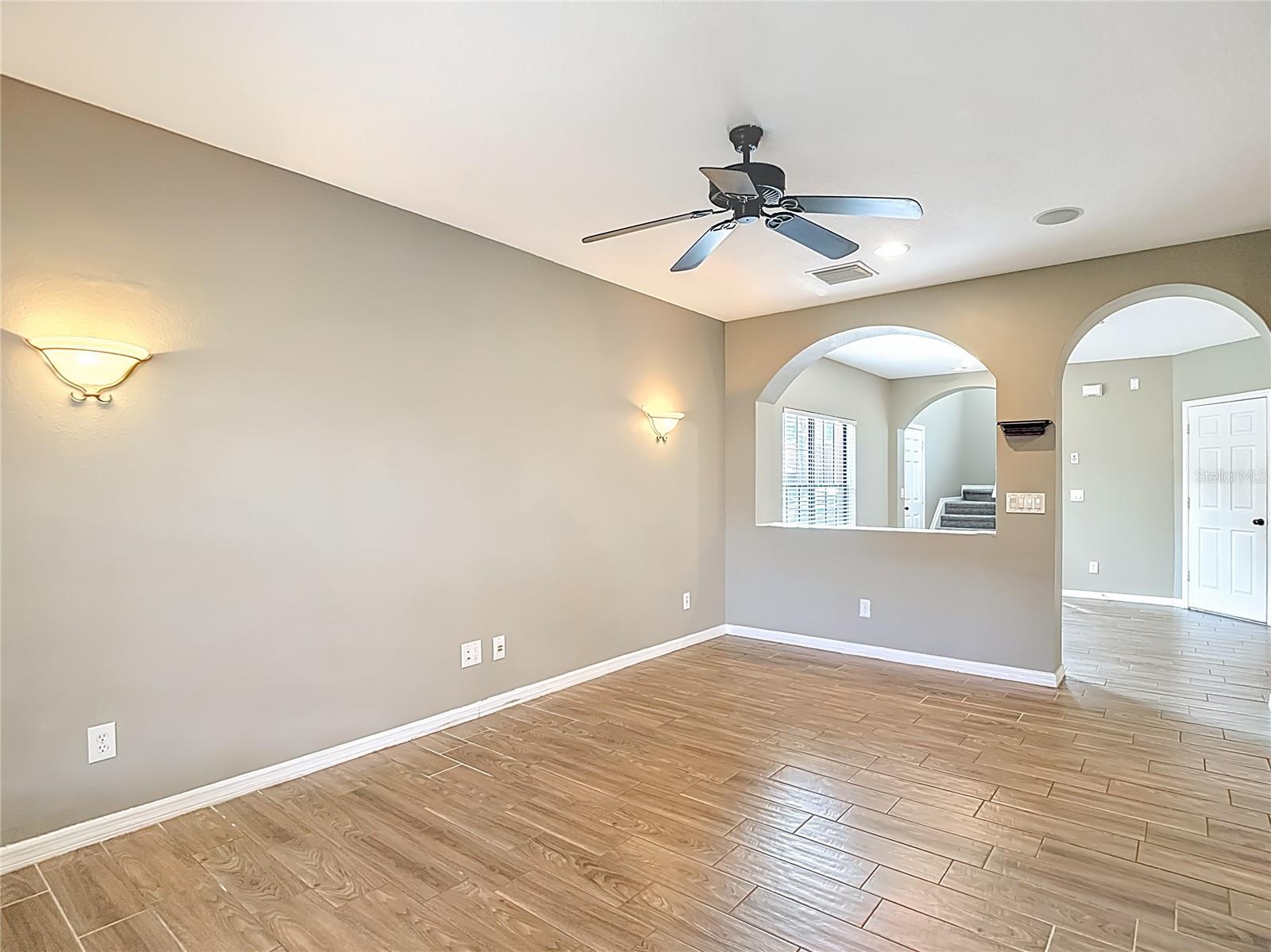 1046 TULLAMORE DR, WESLEY CHAPEL, FL, 33543