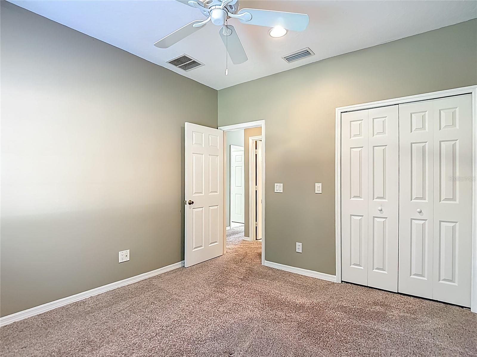 1046 TULLAMORE DR, WESLEY CHAPEL, FL, 33543