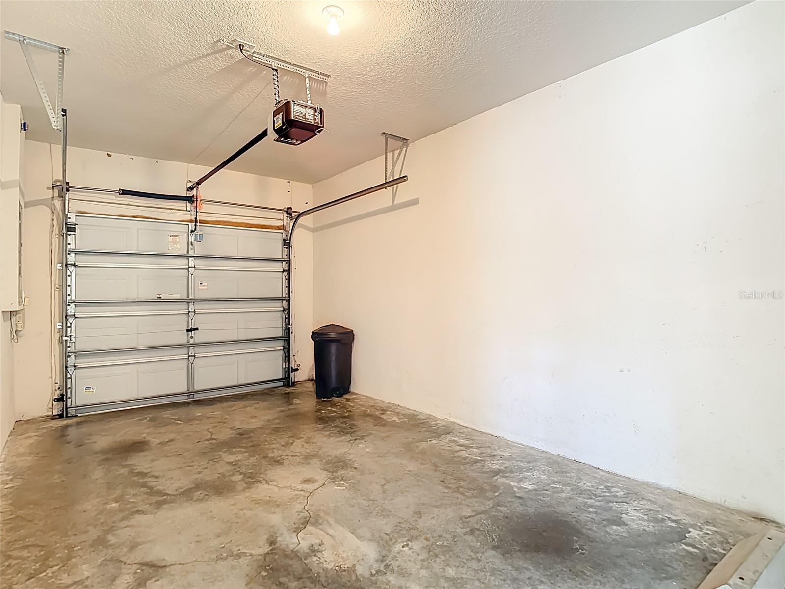 1046 TULLAMORE DR, WESLEY CHAPEL, FL, 33543