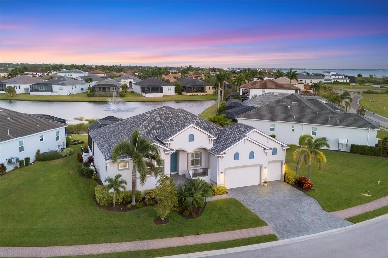 6261 CHAMPIONS ROW ST, BRADENTON, FL, 34210