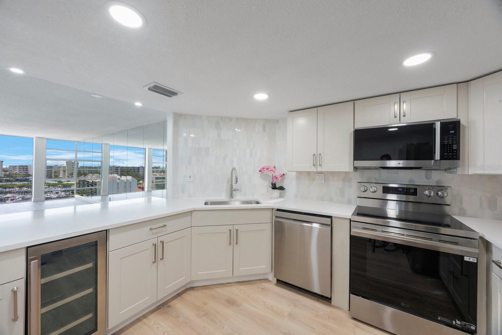 7400 SUN ISLAND DR S #806, SOUTH PASADENA, FL, 33707