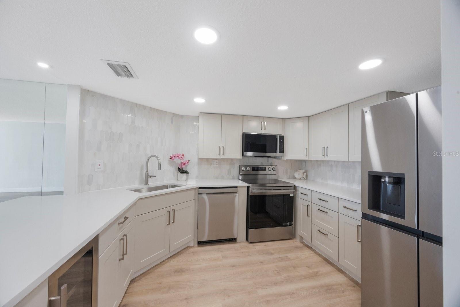 7400 SUN ISLAND DR S #806, SOUTH PASADENA, FL, 33707