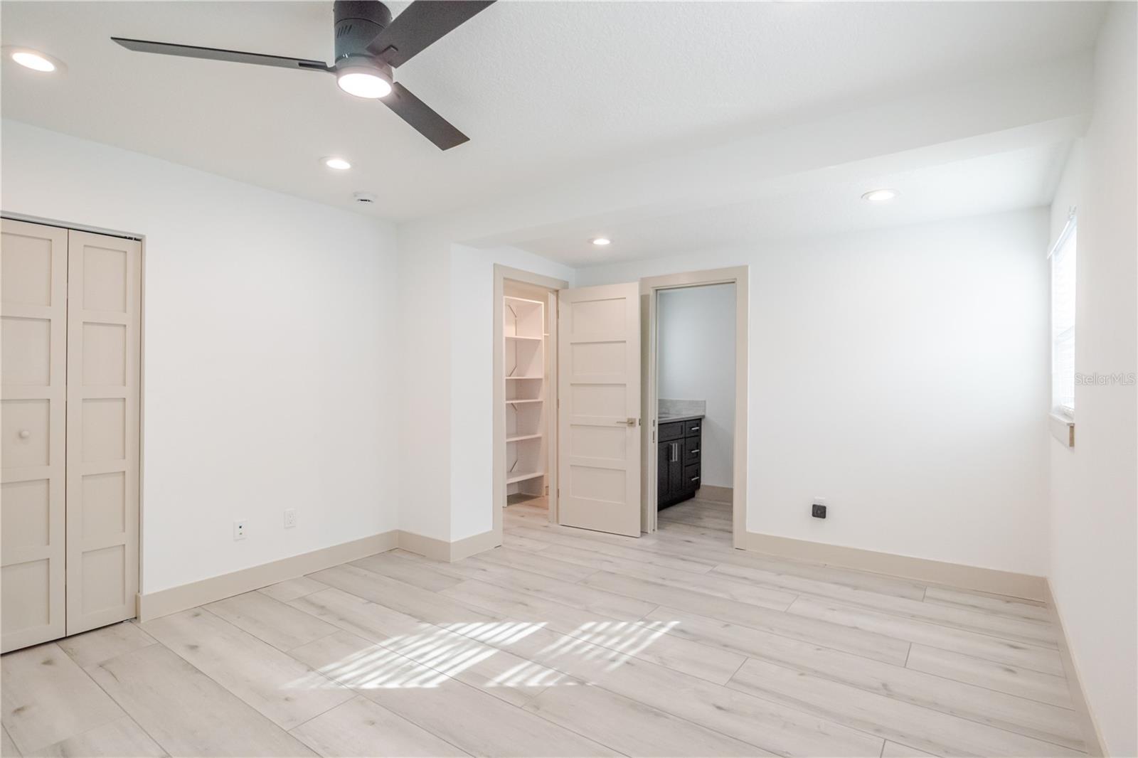 4712 W BAY AVE, TAMPA, FL, 33616