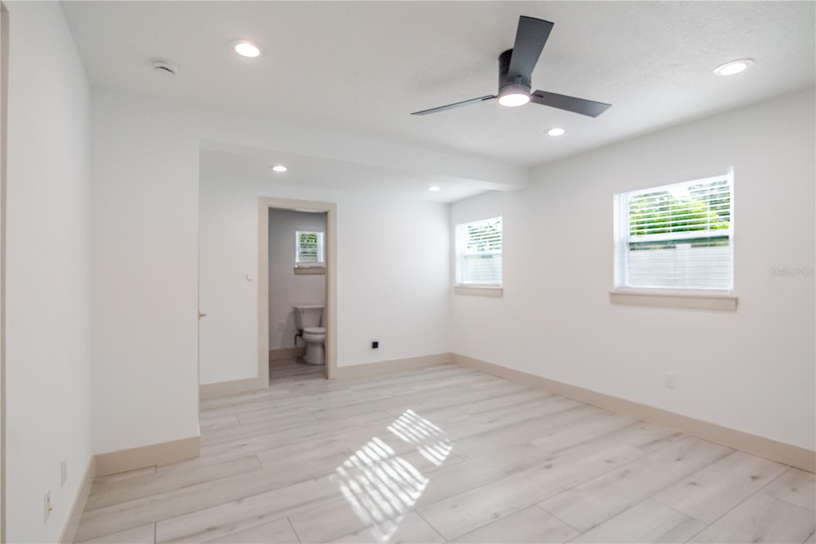 4712 W BAY AVE, TAMPA, FL, 33616