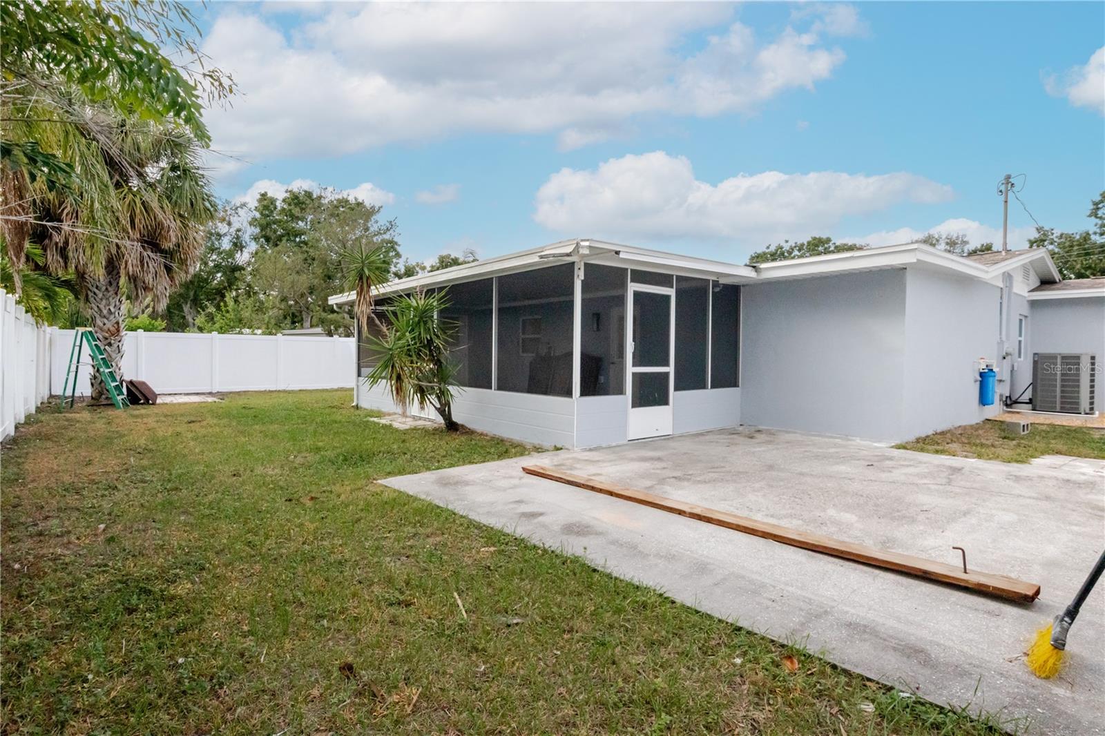 4712 W BAY AVE, TAMPA, FL, 33616