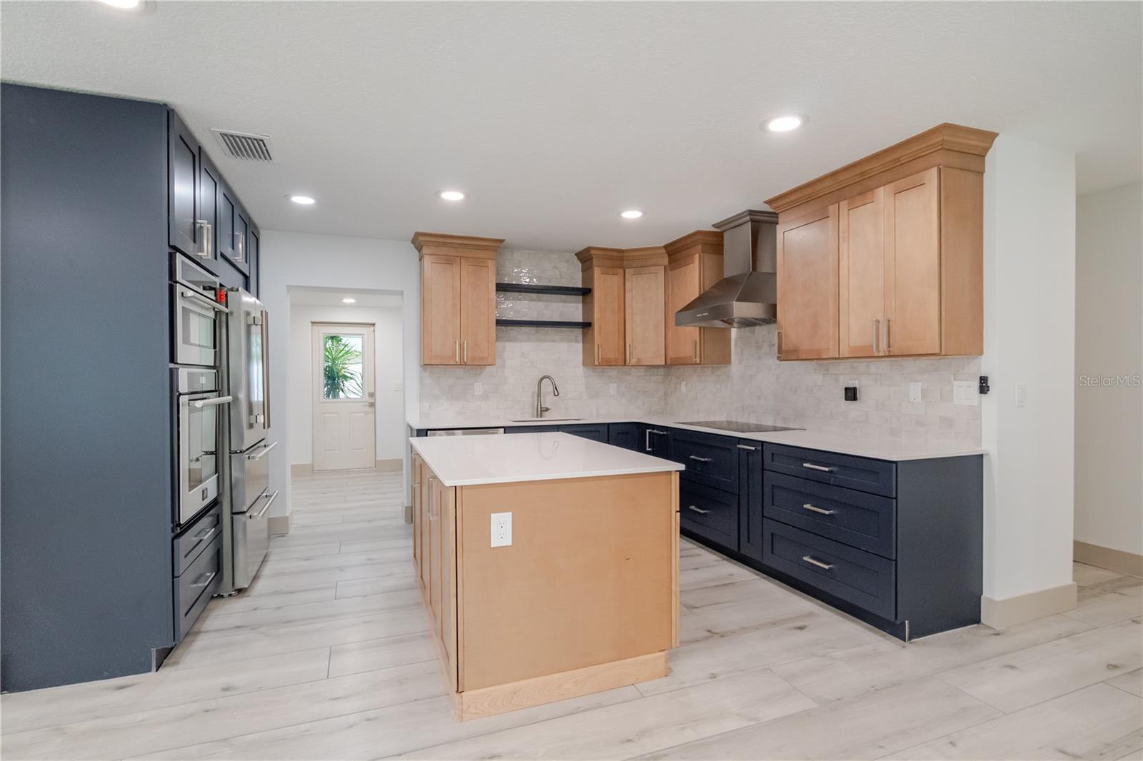 4712 W BAY AVE, TAMPA, FL, 33616