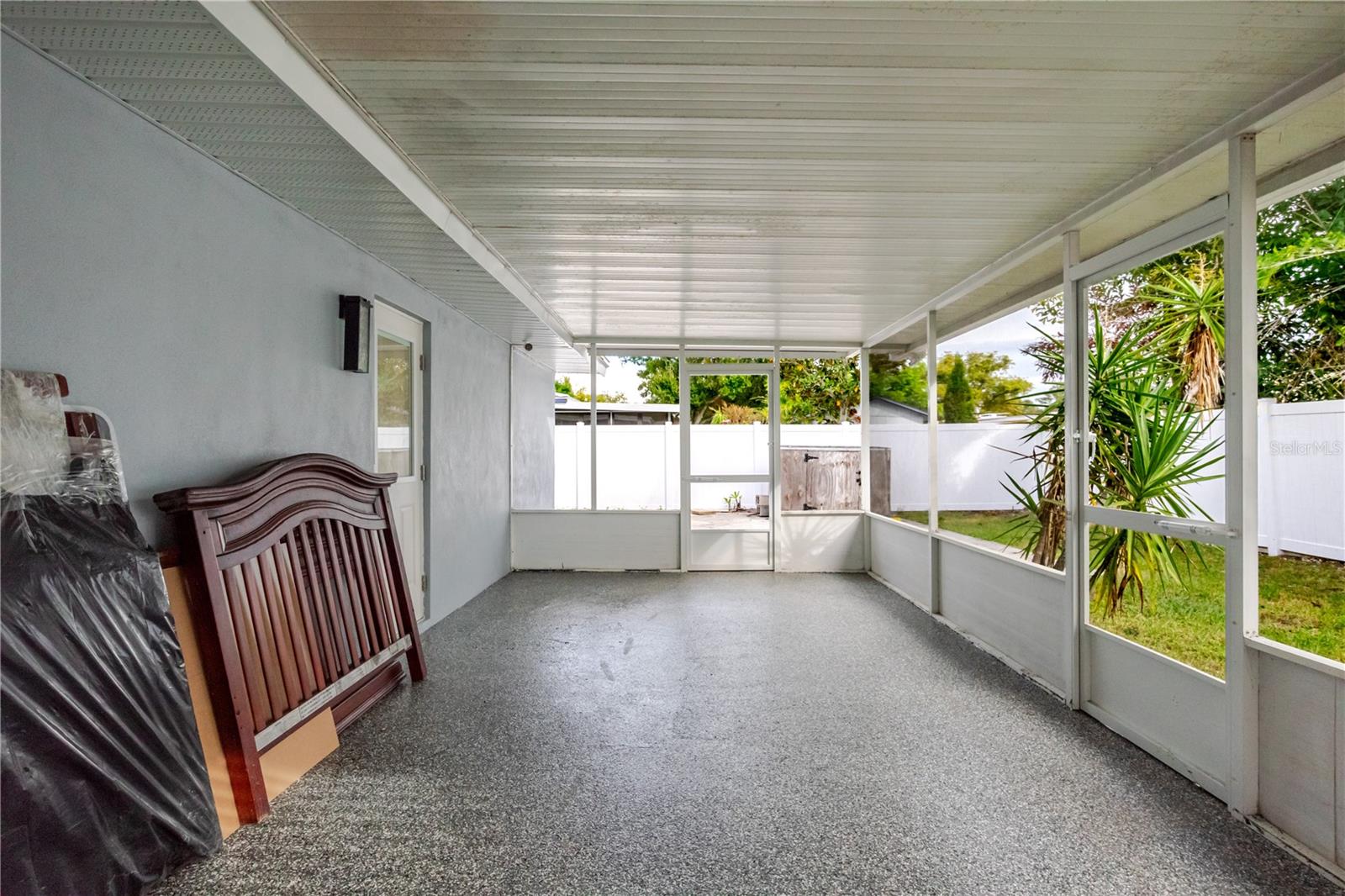 4712 W BAY AVE, TAMPA, FL, 33616