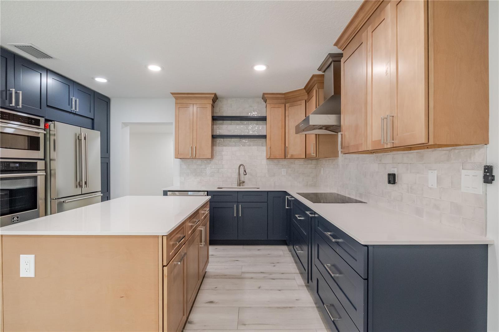 4712 W BAY AVE, TAMPA, FL, 33616