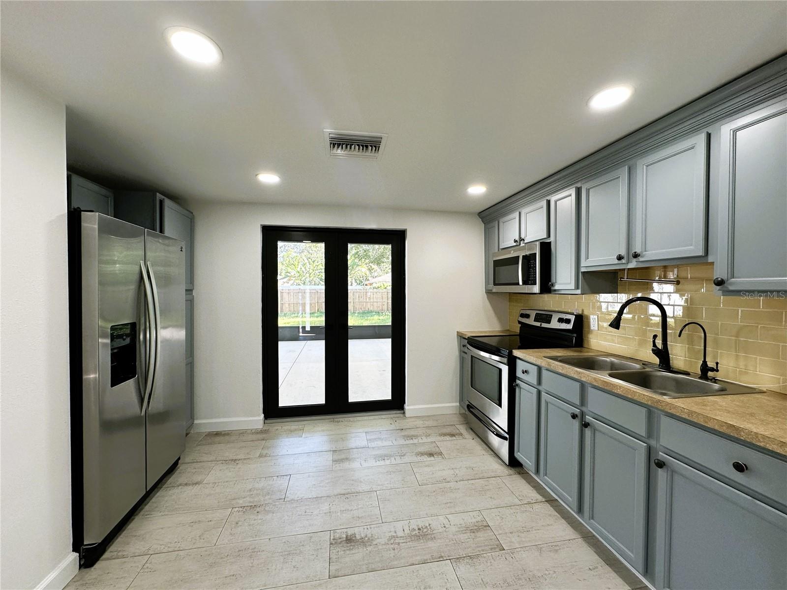 6507 ELLIOT DR, TAMPA, FL, 33615