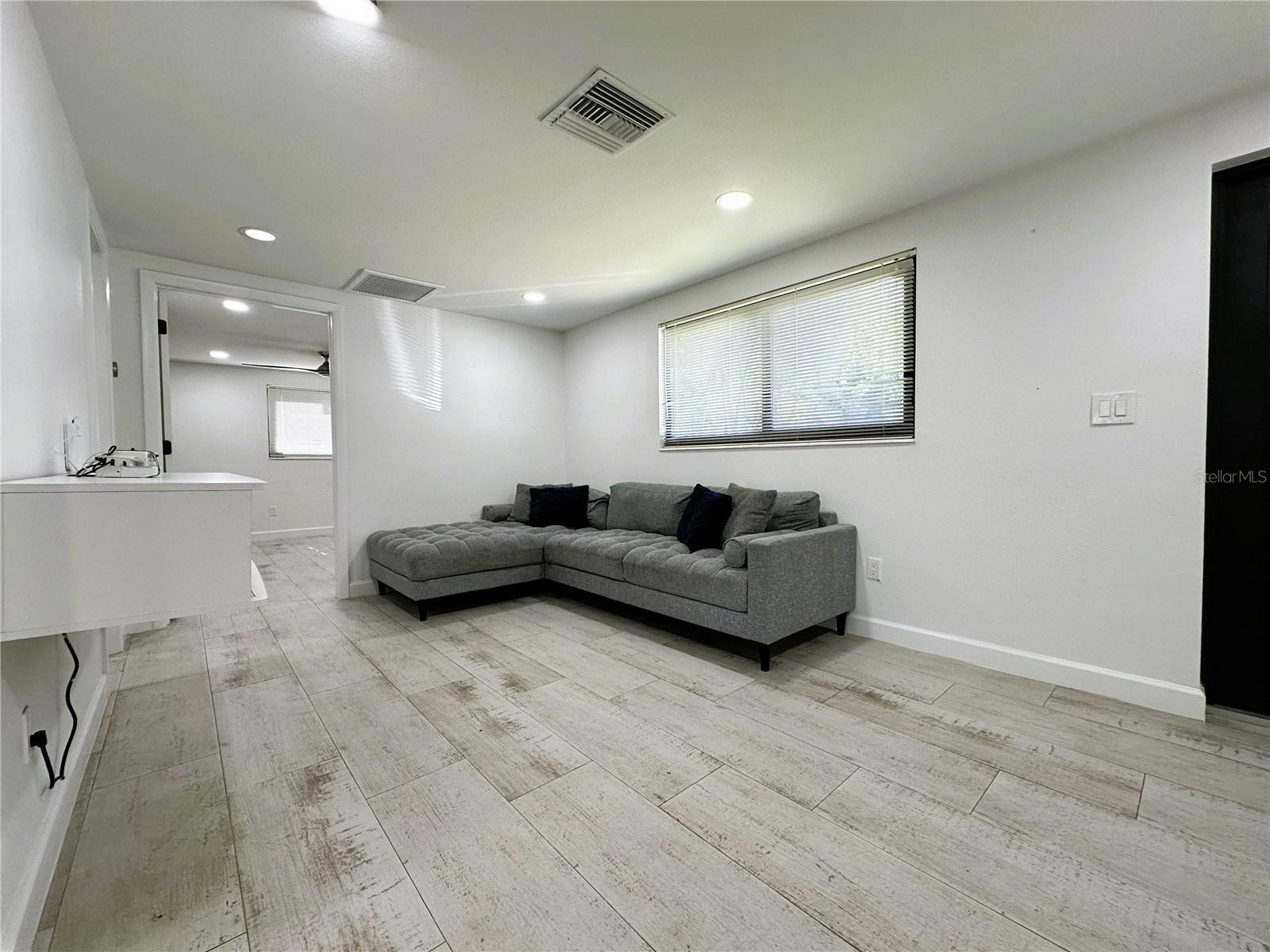 6507 ELLIOT DR, TAMPA, FL, 33615