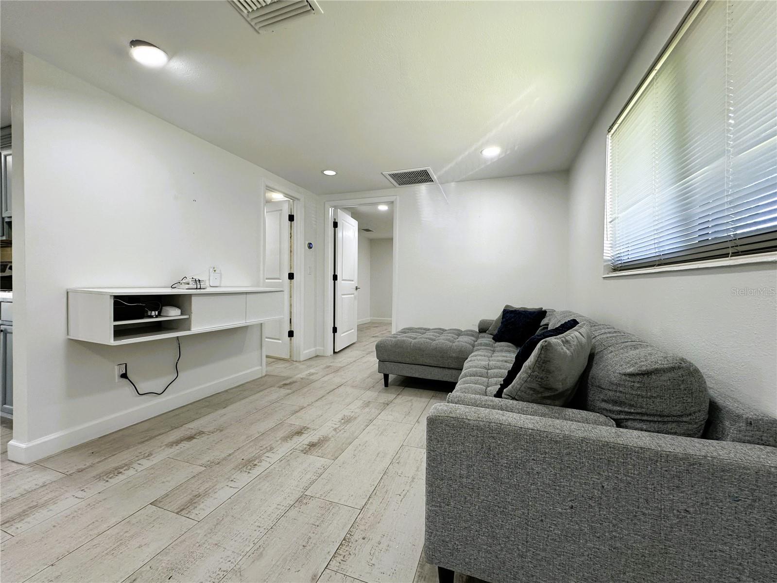 6507 ELLIOT DR, TAMPA, FL, 33615