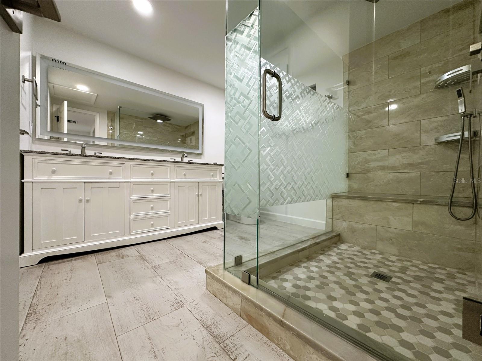 6507 ELLIOT DR, TAMPA, FL, 33615