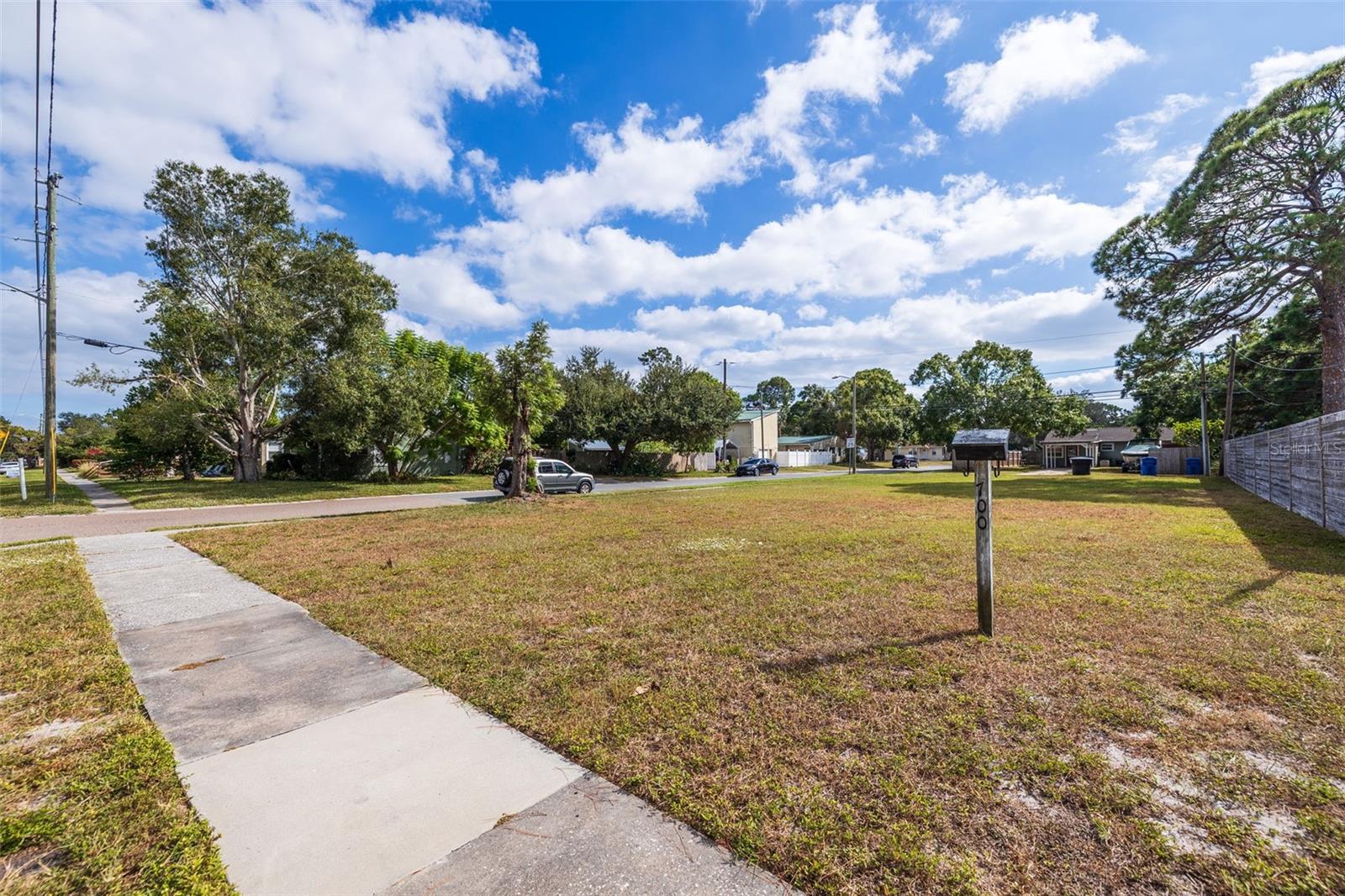 700 48TH AVE N, ST PETERSBURG, FL, 33703