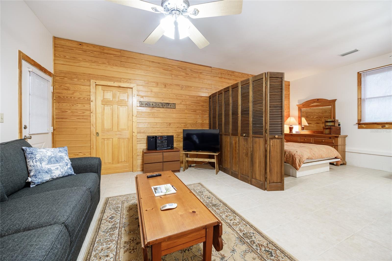 239 RILEY LAKE DR, HAWTHORNE, FL, 32640