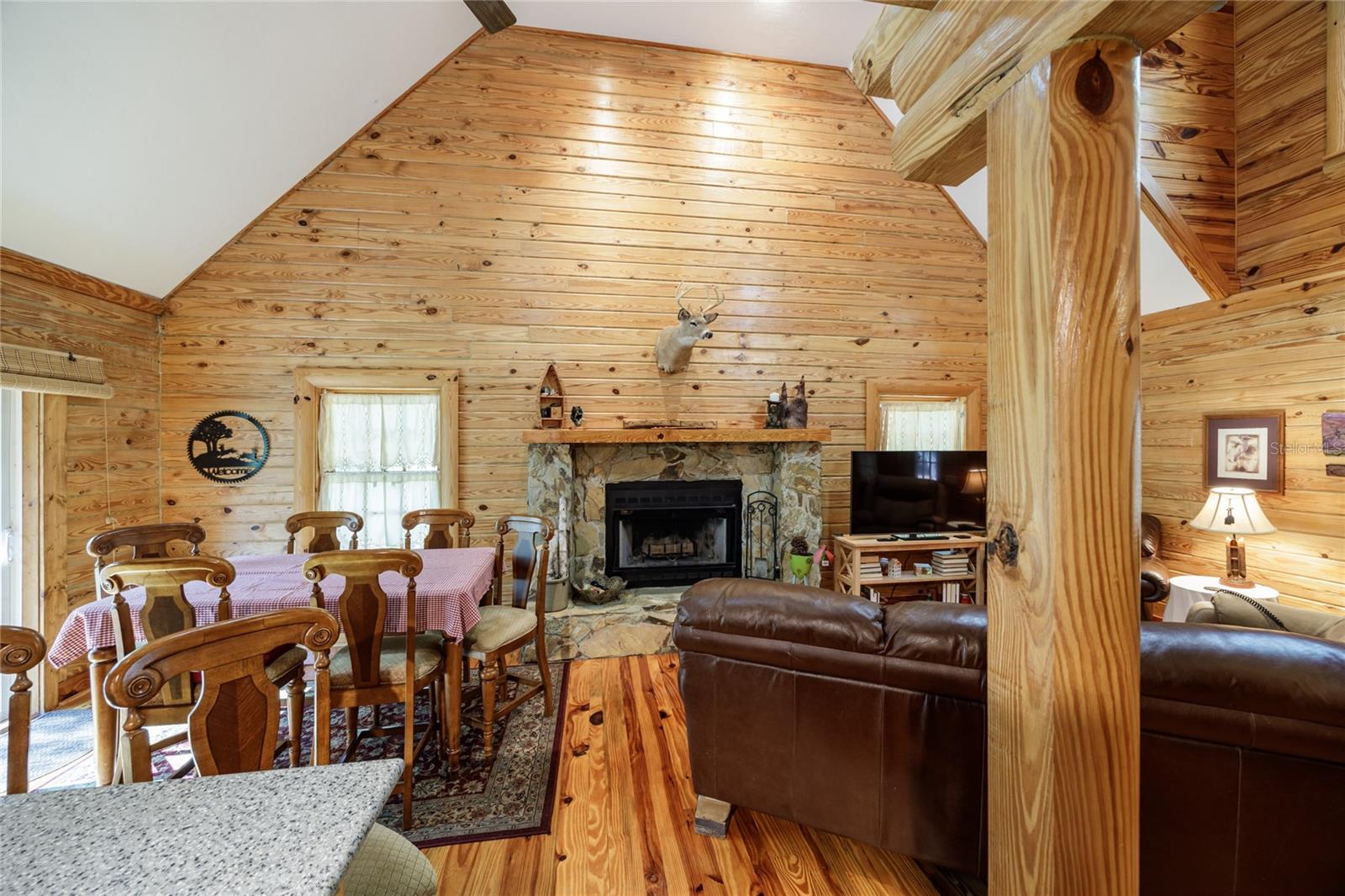 239 RILEY LAKE DR, HAWTHORNE, FL, 32640