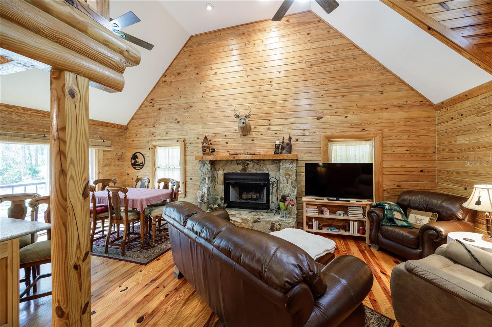 239 RILEY LAKE DR, HAWTHORNE, FL, 32640