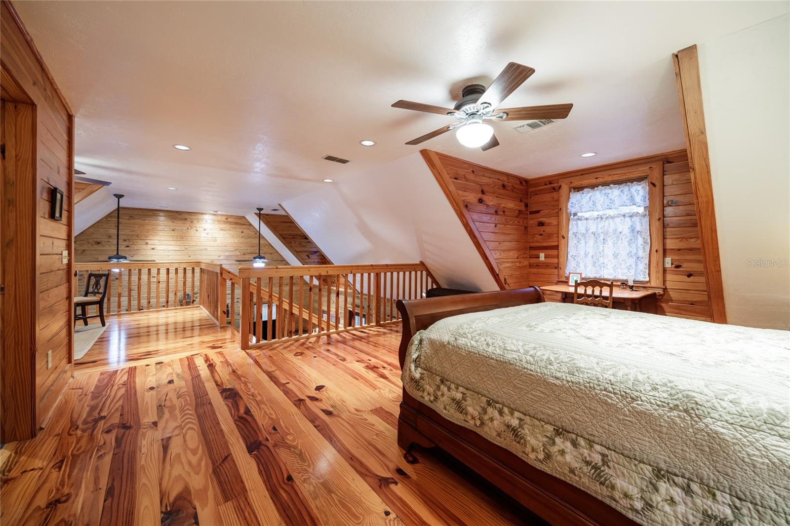 239 RILEY LAKE DR, HAWTHORNE, FL, 32640