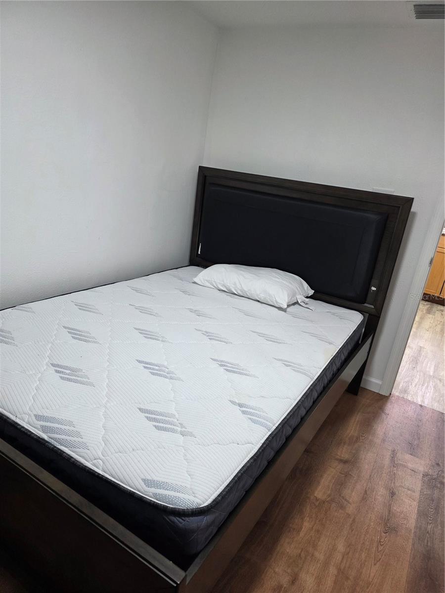 13401 MCINTOSH RD #white house, THONOTOSASSA, FL, 33592