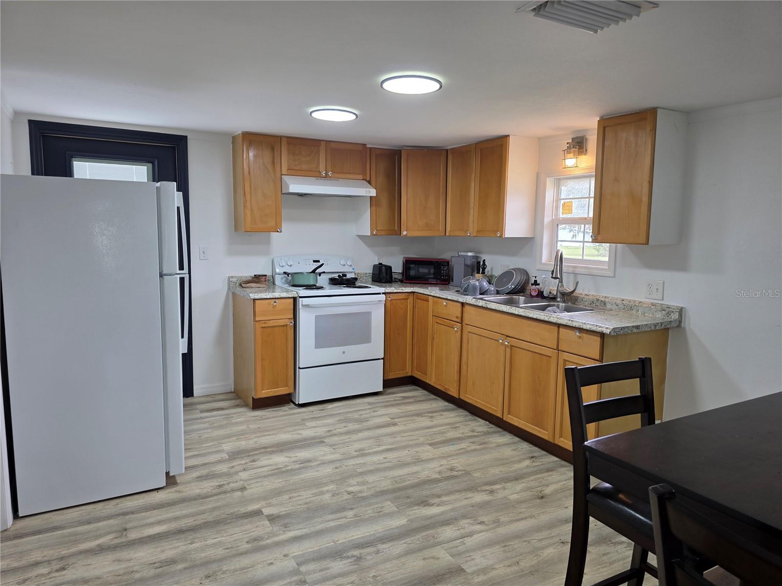 13401 MCINTOSH RD #white house, THONOTOSASSA, FL, 33592