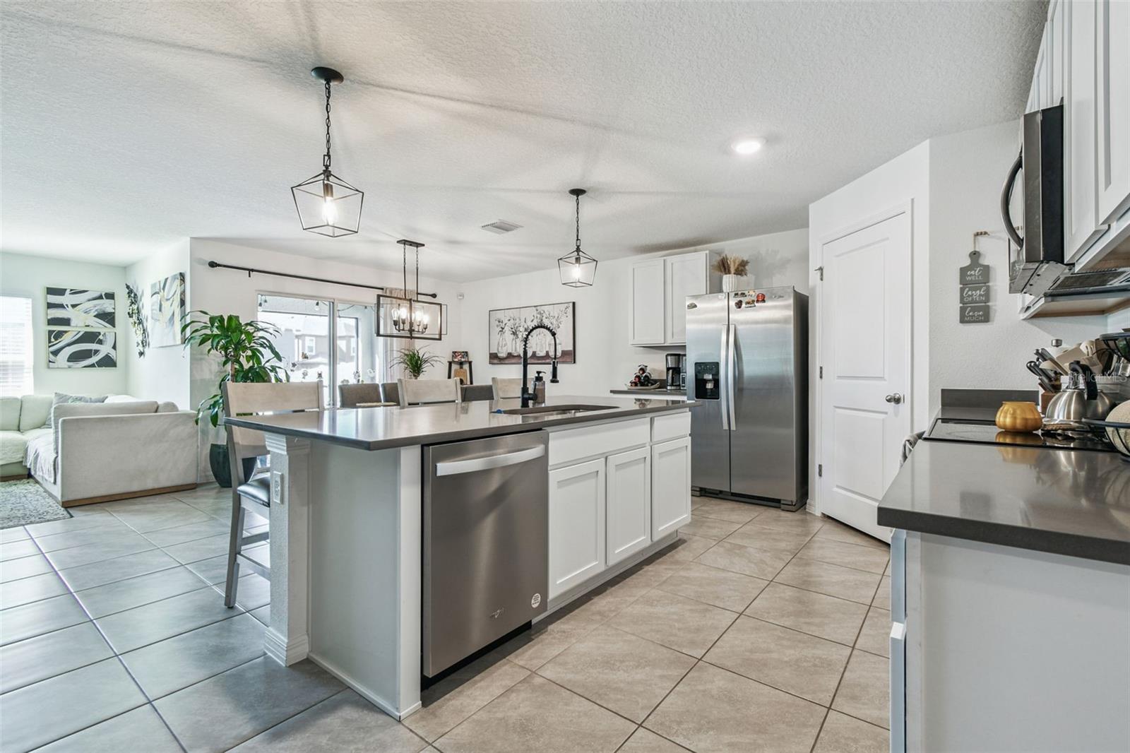 3139 SILVER DATE DR, WIMAUMA, FL, 33598